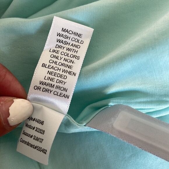 Banana Republic Fitted Button Down Shirt. Size Small - Picture 8 of 8